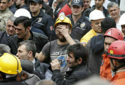 В турецкой Соме из-за гибели шахтеров начались беспорядки