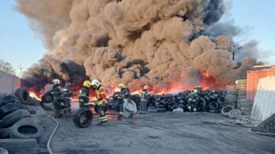 В Люберцах потушили пожар на площадке по утилизации автомобильных шин