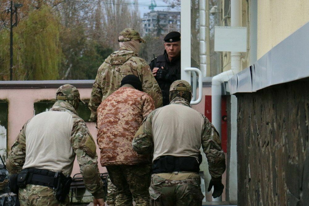 Суд арестовал всех участников керченского похода ВМС Украины