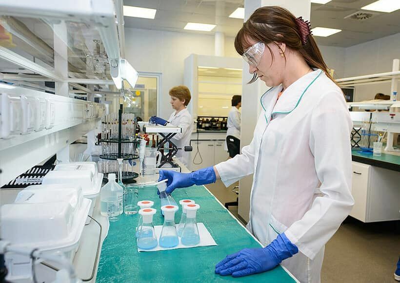 Третья российская вакцина от ковида поступит в гражданский оборот в марте