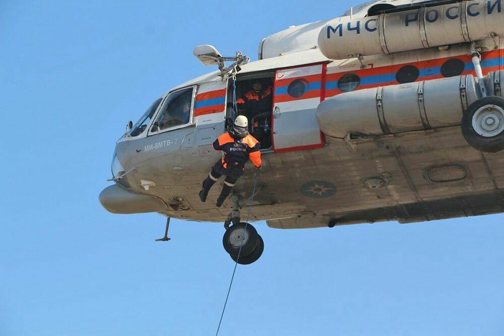 В Хабаровском крае совершил жёсткую посадку частный вертолёт