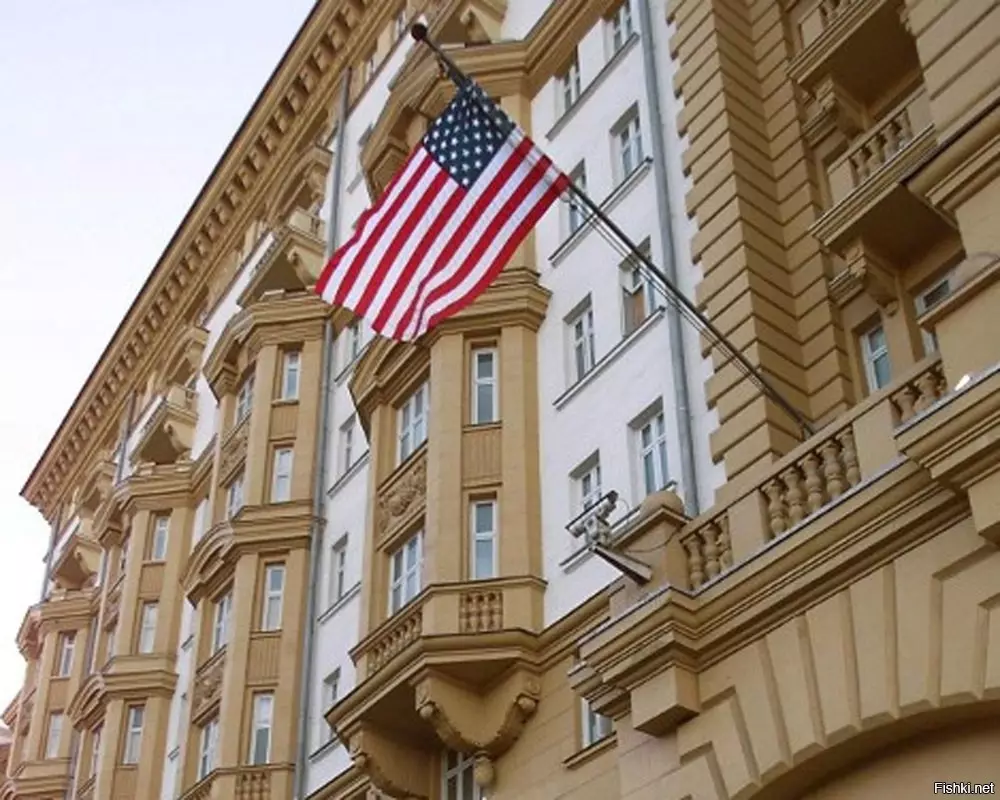 В посольстве США в Москве могут снова появиться очереди за визами