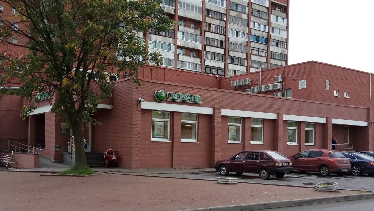 Неизвестный устроил взрыв в петербургском отделении «Сбербанка»