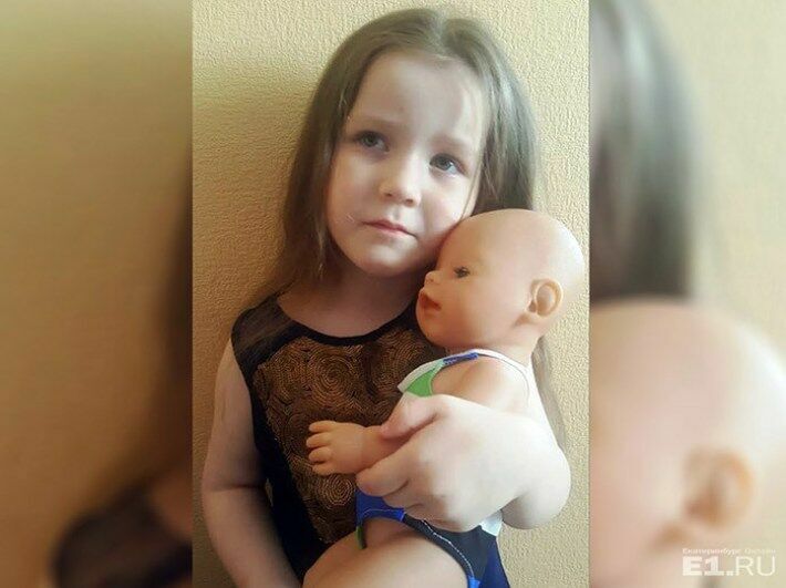 Пассажирку, летевшую с дочерью в Сочи, заставили купить «билет» для куклы