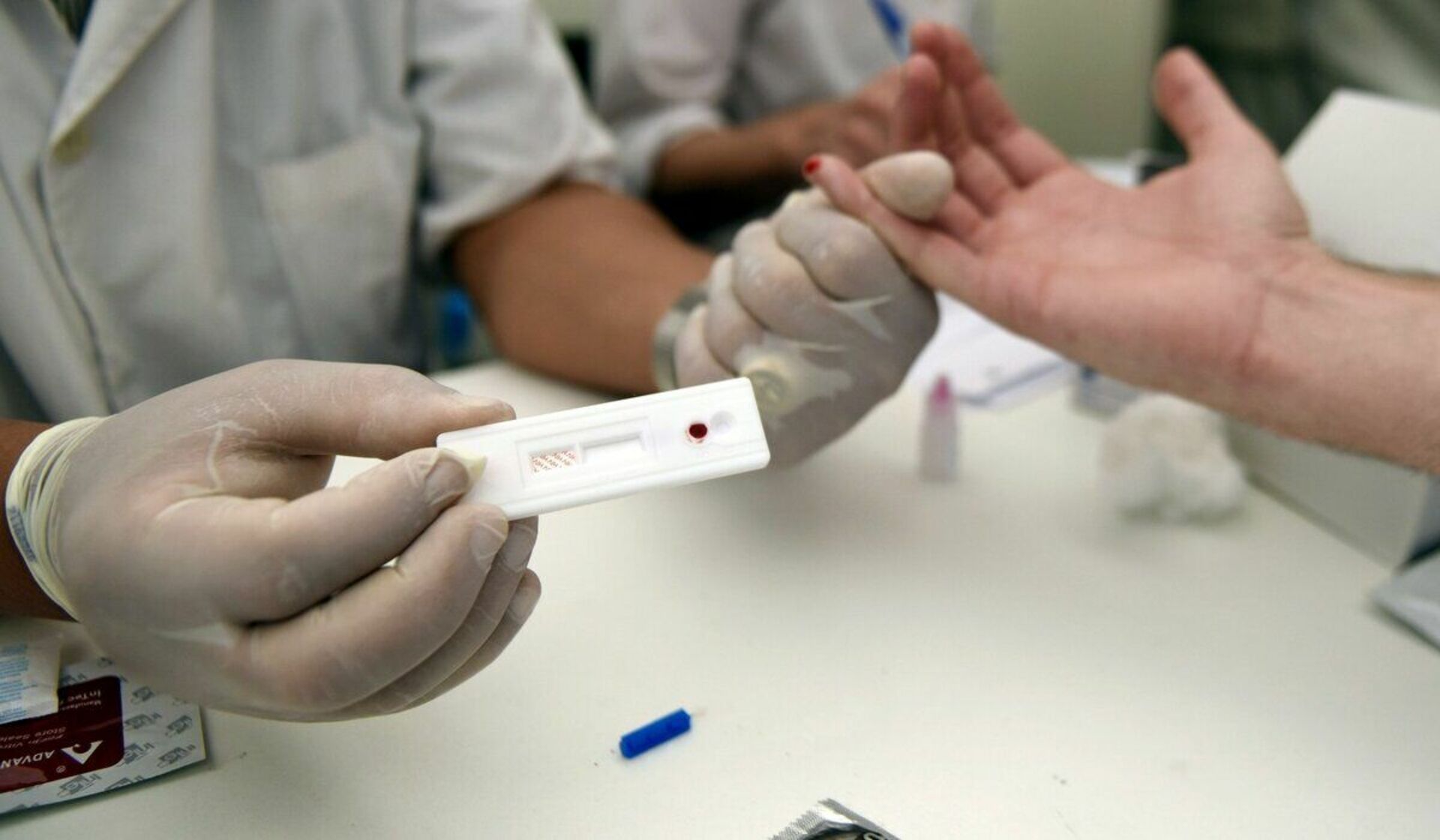 Вич инфицированные тест. Экспресс-тестирование на ВИЧ-инфекцию. Экспресс-тест на СПИД ВИЧ. Экспресс тест на ВИЧ. Тест на ВИЧ И СПИД.