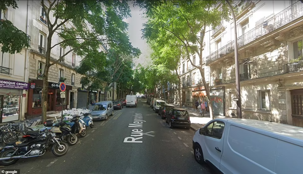 В Париже расследуют убийство 12-летней девочки, тело которой нашли в чемодане