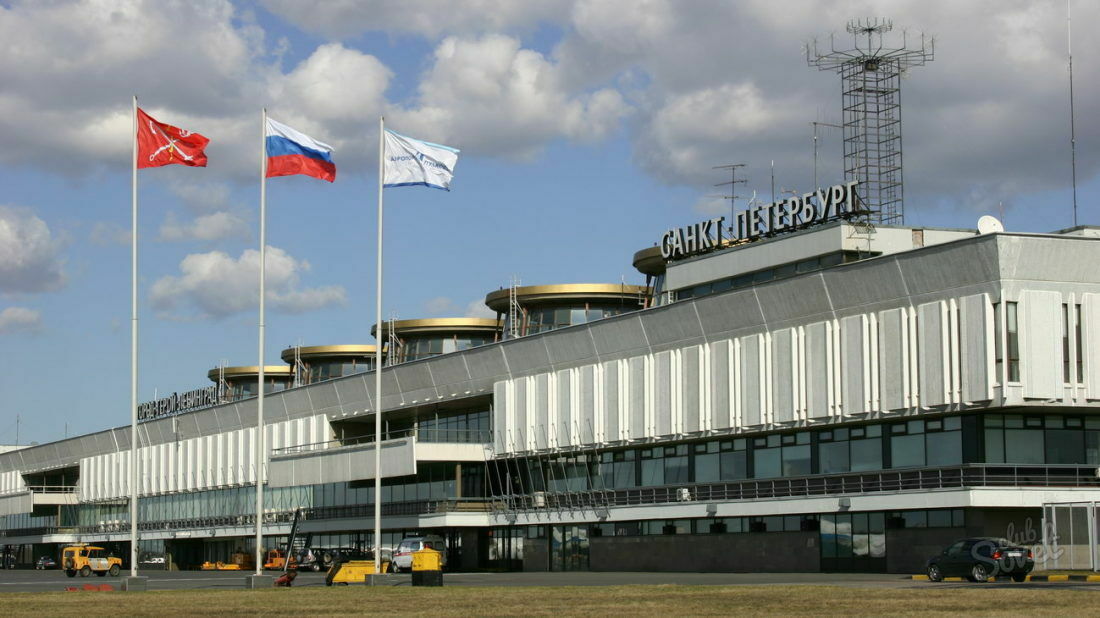 Вылет 4 рейсов из Пулково задержали из-за премьера Медведева