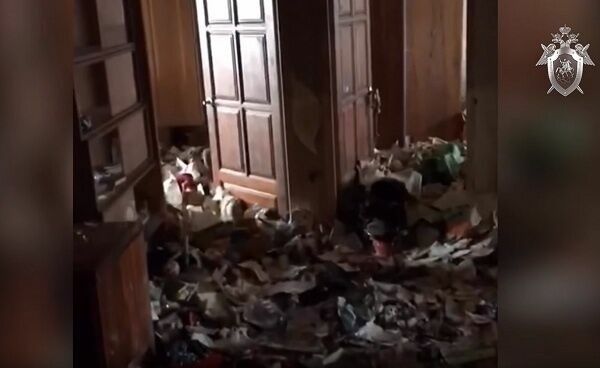 Видео дня: кадры из московской квартиры, в которой жила девочка-маугли