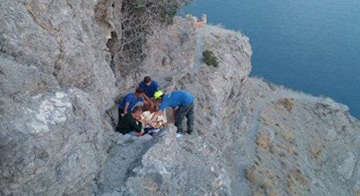 Туристка из Ростова упала со скалы в Крыму, пытаясь сделать селфи