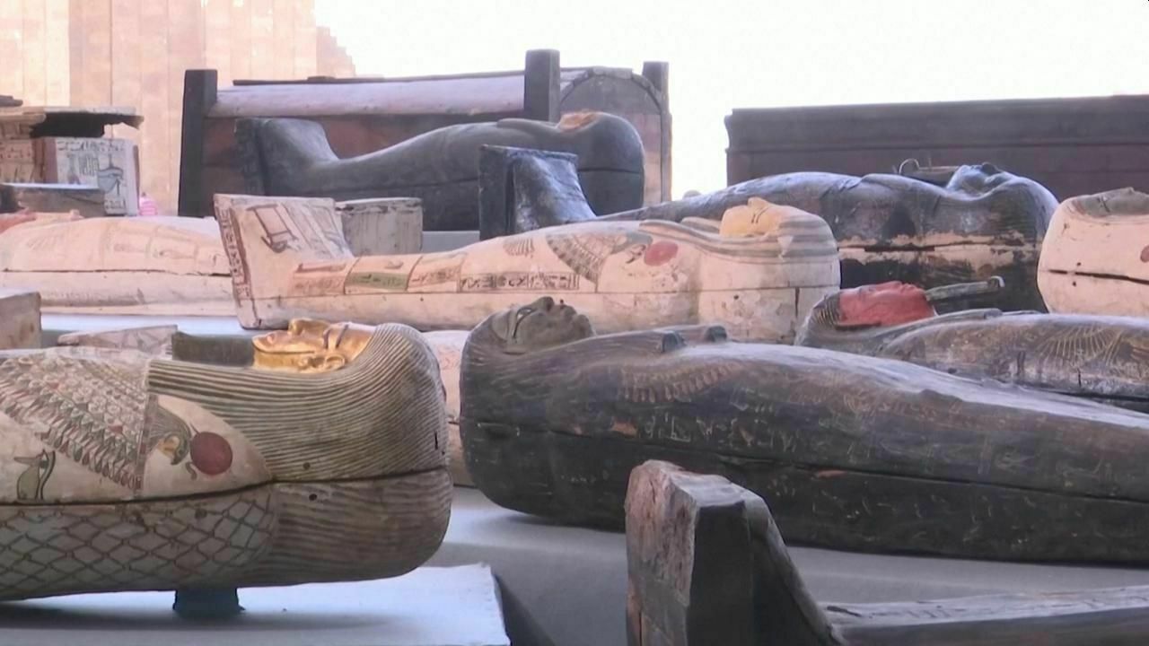 В Египте надеются, что полсотни новораскопанных мумий помогут реанимировать туризм