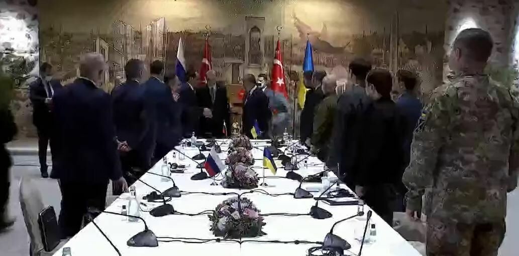 В Стамбуле начались очные переговоры делегатов от Украины и РФ