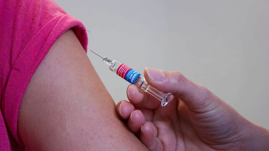Власти Таиланда сообщили о планах создания центра вакцинации для иностранцев