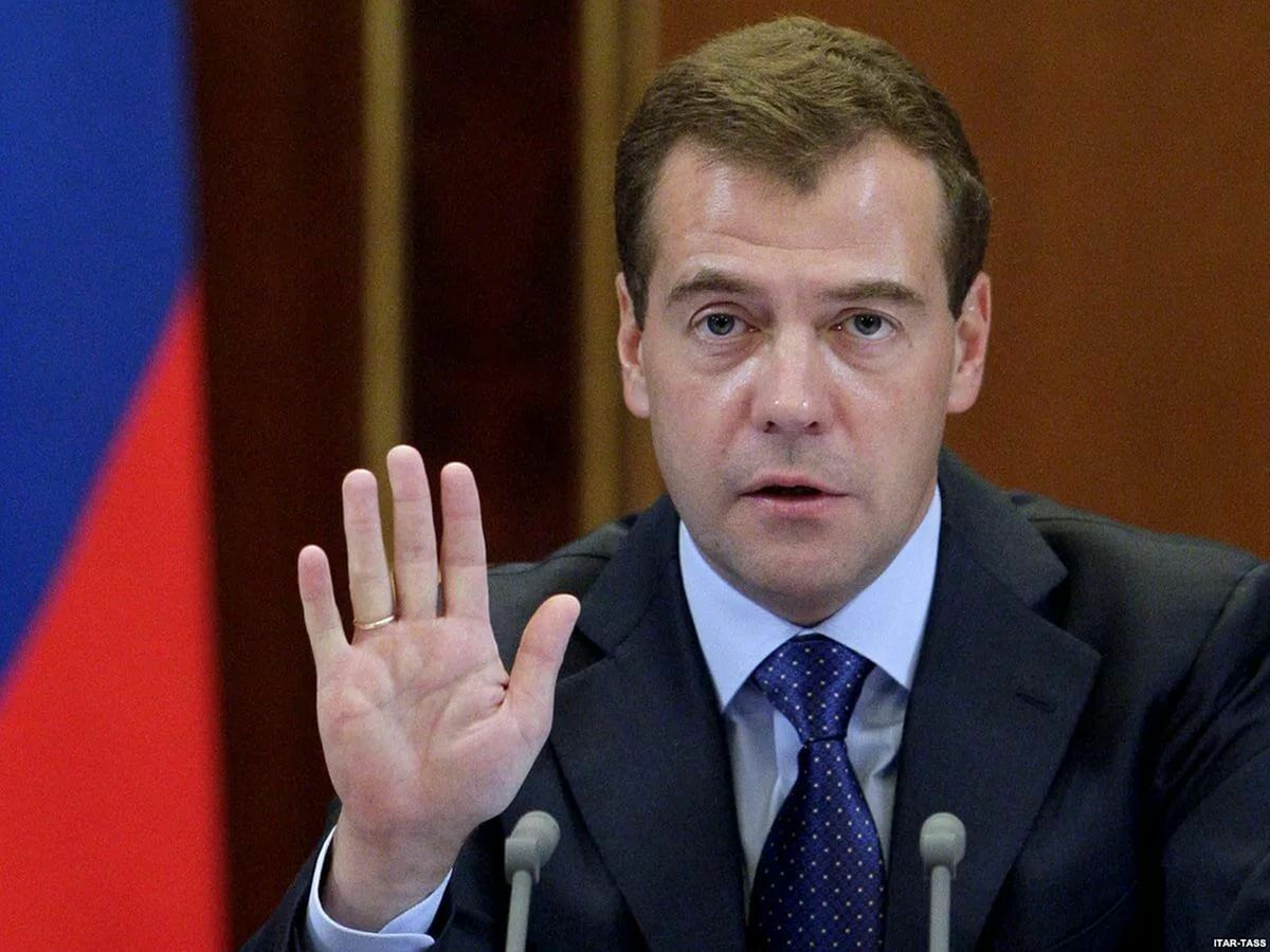 Навальный против Медведева: почему выстрел окажется холостым