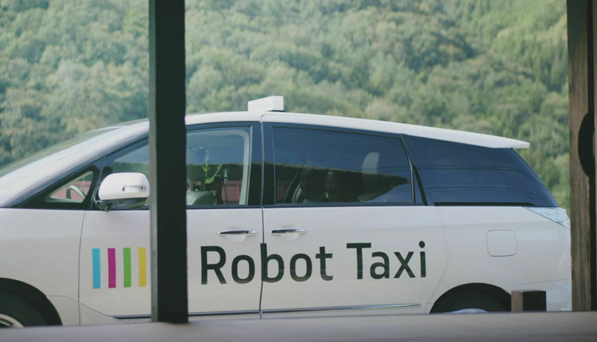 В Татарстане запустили первое в стране беспилотное такси... с водителем