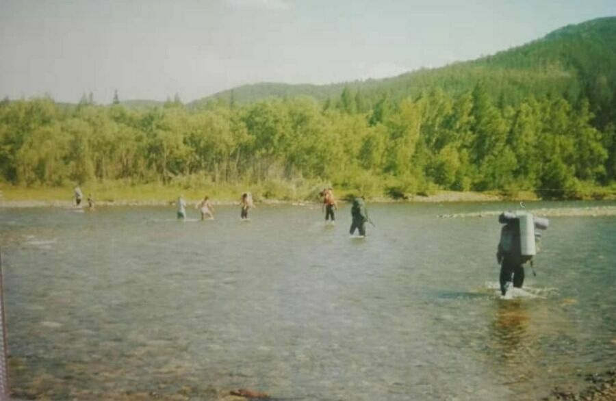 Переход через реку Черная (республика Хакасия) вброд, 1998 год