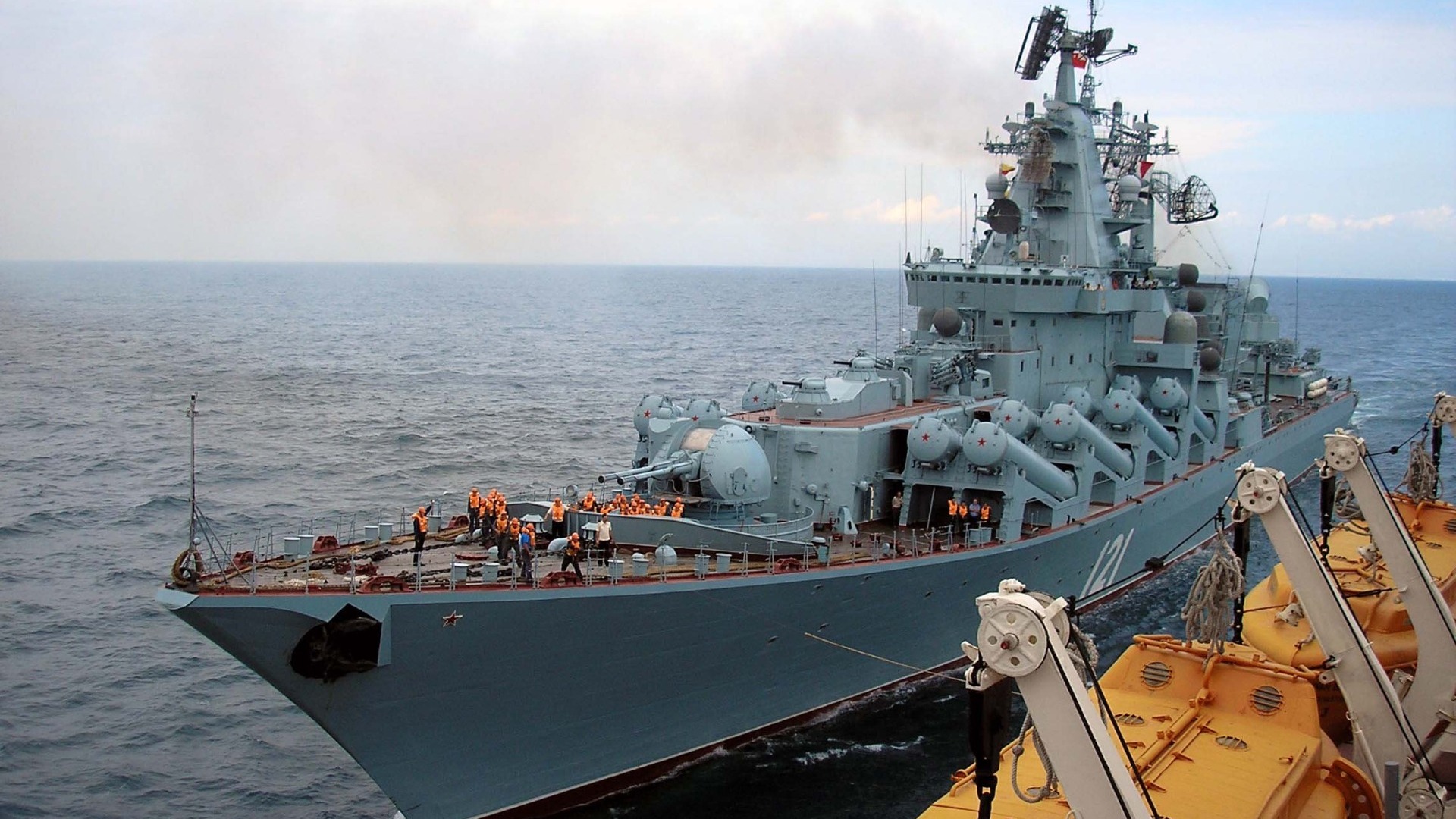 Вице-адмирал Борисов: «Нет смысла в подъеме крейсера „Москва“ со дна Черного моря»