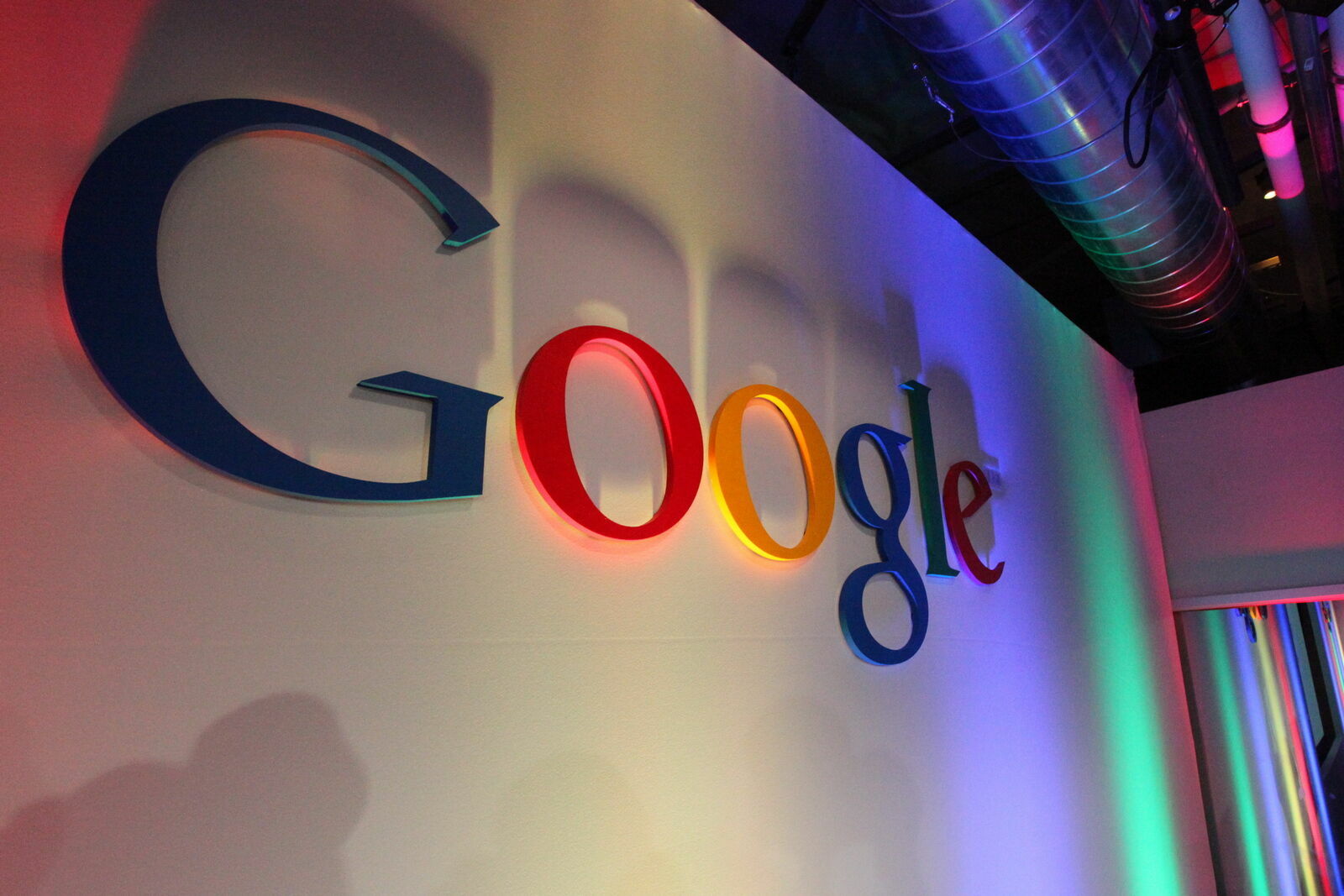 Google оштрафовали на 21,8 млрд рублей за неудаление фейков о спецоперации с YouTube