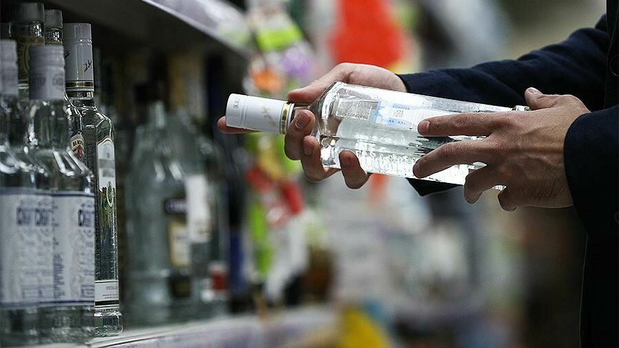 Минимальную стоимость водки предложено повысить до 233 рублей