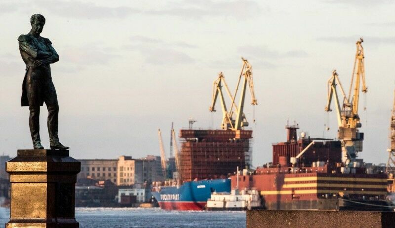 Плавучая АЭС в центре Петербурга  готовится к загрузке ядерного топлива