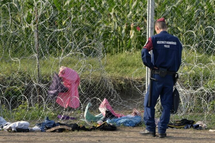 Венгрия заблокировала границу с Сербией