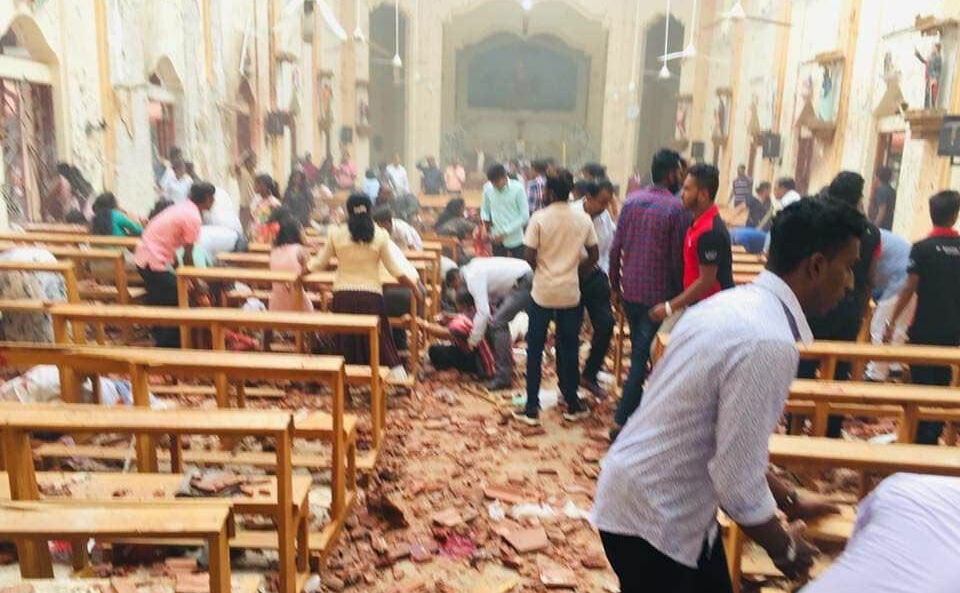 Кровавая Пасха: на Шри-Ланке произошла серия взрывов в церквях и отелях