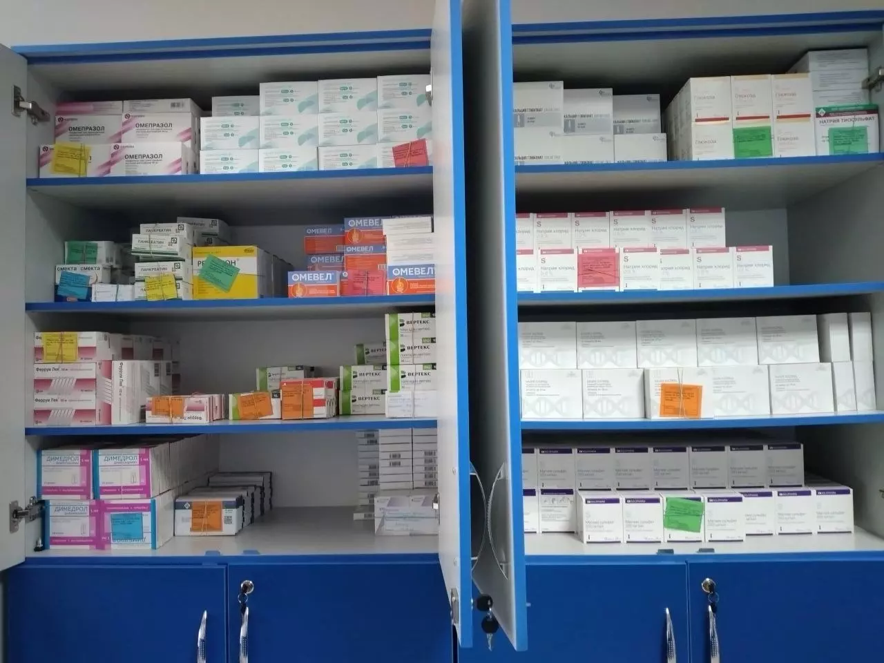 Согласно статистике Росздравнадзора, в 2023 году таких больничных аптек насчитывалось в стране 2996.