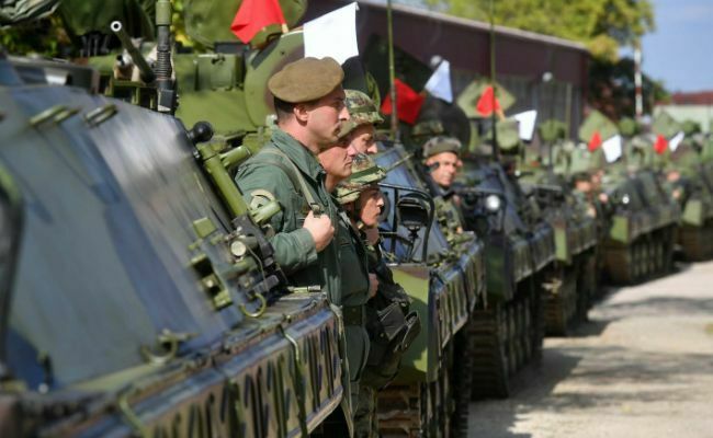 Армия Сербии начала учения в зоне безопасности у Косово