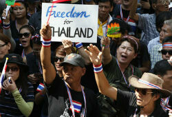 Демонстранты захватили государственное телевидение Таиланда