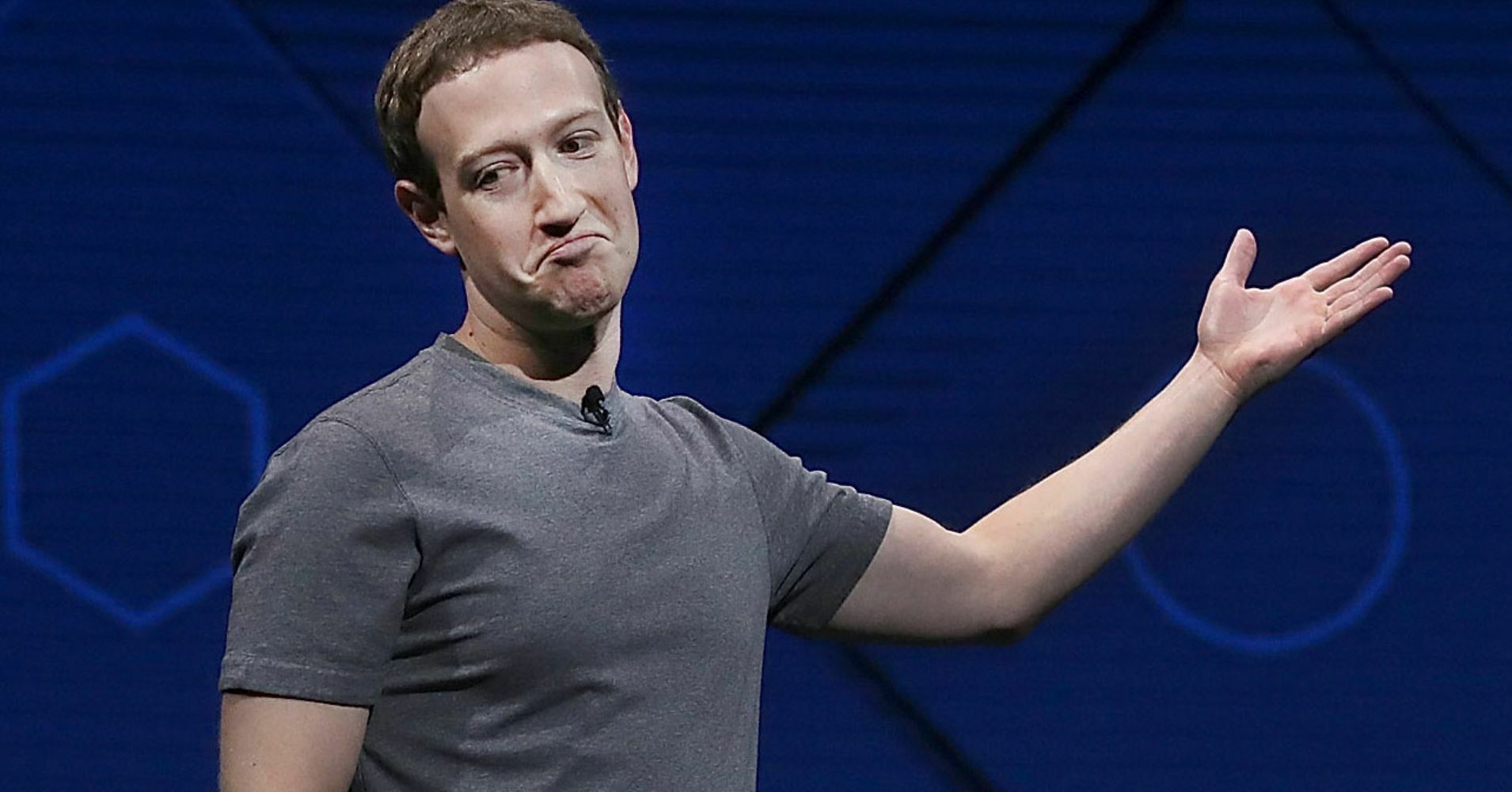 Акционеры Facebook требуют отправить Цукерберга в отставку