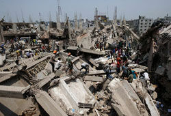 Число жертв обрушения здания в Бангладеш достигло 80-ти человек