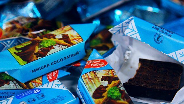 В Латвии из-за обёртки запретили продавать конфеты "Мишка косолапый"