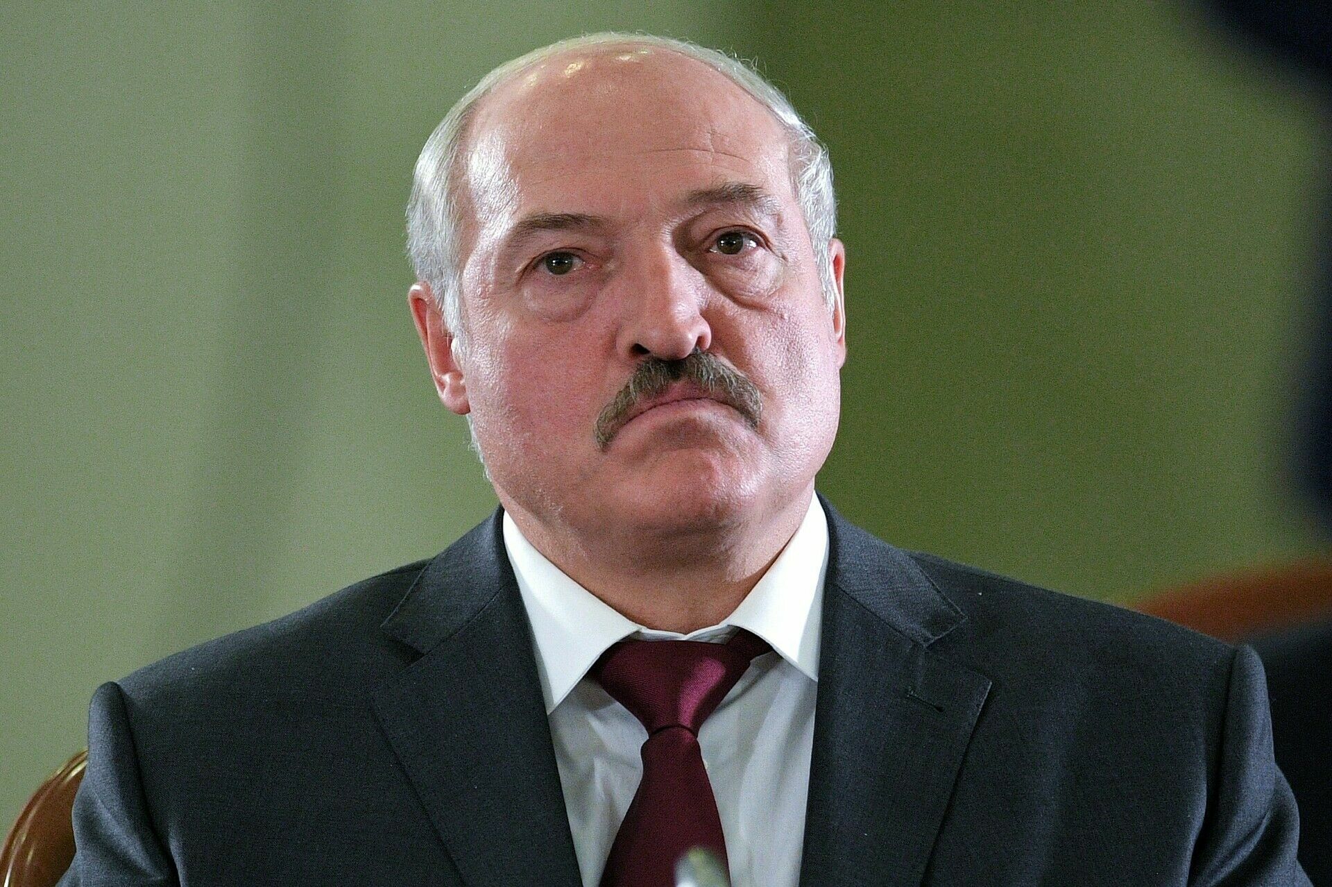 "Не для того народ меня избирал": Лукашенко заявил, что не отдаст власть