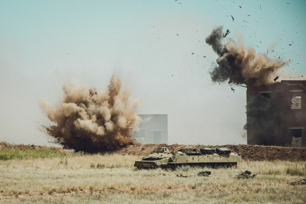 Российская армия уничтожила бронетанковый завод в Киеве (ВИДЕО)