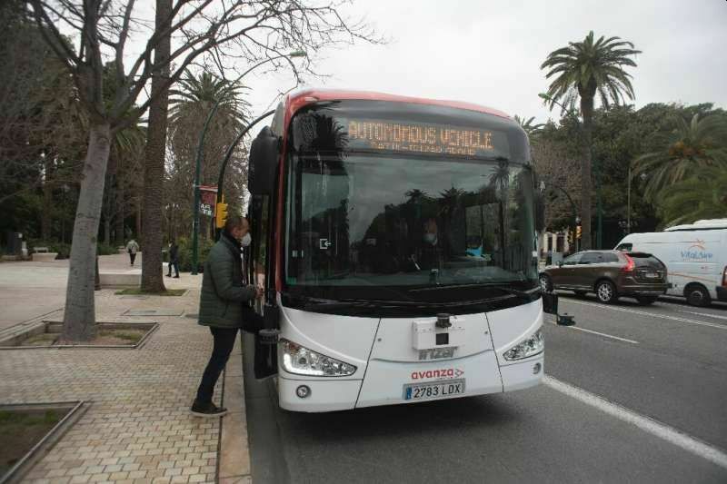 Первый в Европе беспилотный электробус начал перевозить пассажиров