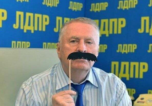 Владимир Жириновский призвал брить усы для профилактики коронавируса