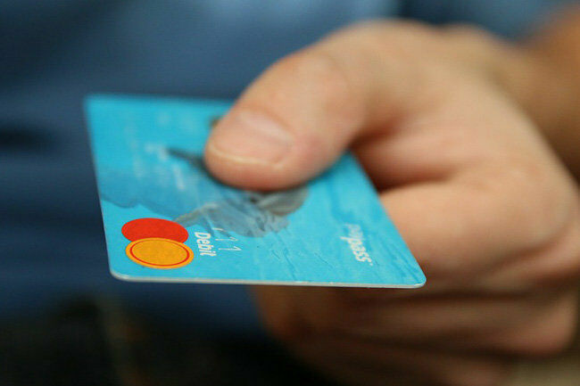 МВД и ФСБ могут получить право на внесудебную блокировку банковских карт