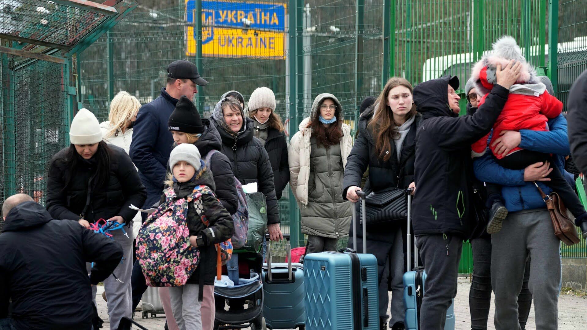 Даже едят по очереди… Украинские беженцы в Москве по-прежнему бедствуют