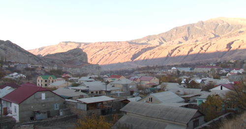 "Всего один древний ИВЛ": в райцентре Дагестана заявили об угрозе массовых смертей