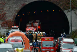 В тоннеле около Токио произошло обрушение - двое погибли, трое спасены