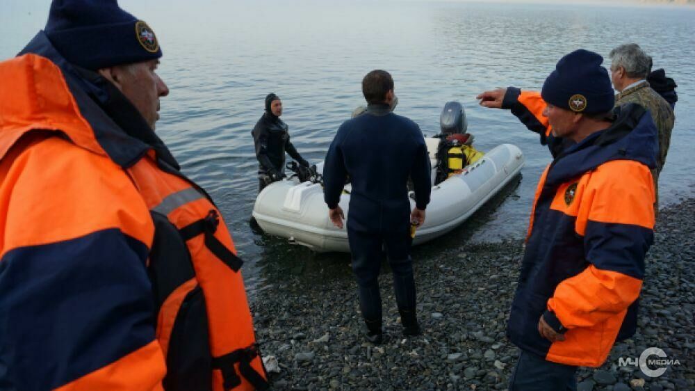 На Байкале произошло столкновение внедорожника и судна на воздушной подушке