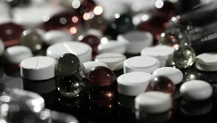 Правительство РФ ограничило закупки импортных лекарств