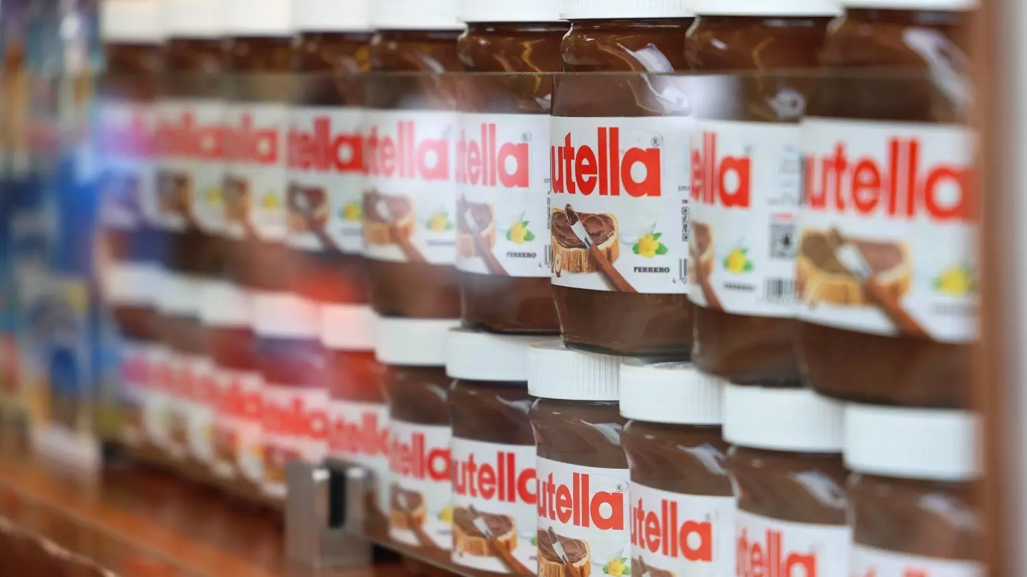 Продажи шоколадно-ореховой пасты «Нутелла» приносят компании «Ферреро» до трети дохода, а сама паста в 2007 году вошла в ТОП-10 простейших идей, принесших миллиардные доходы