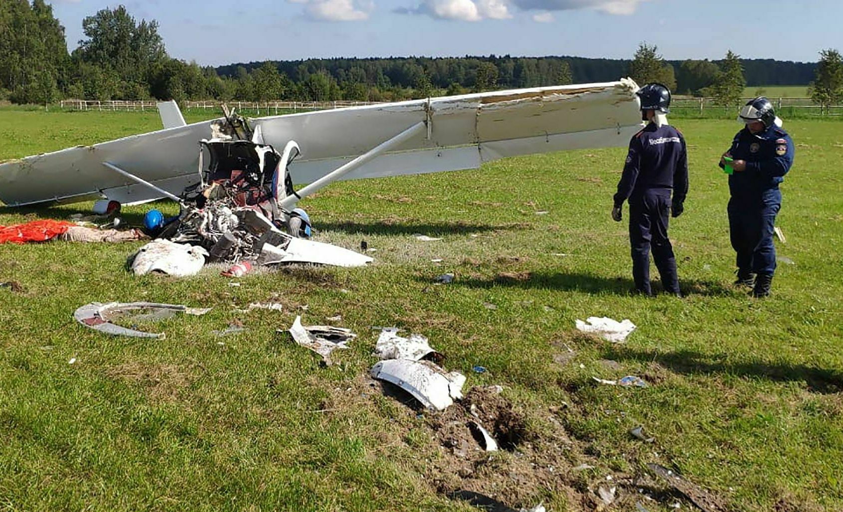 Два человека пострадали при крушении легкомоторного самолета в Подмосковье