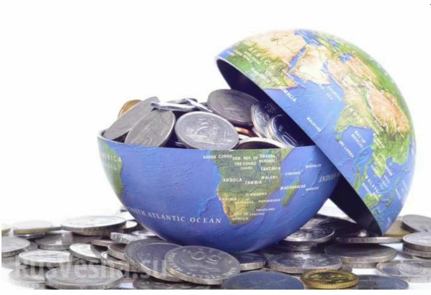 Андрей Мовчан: «В России растет только один бизнес - выкачивание денег из населения»