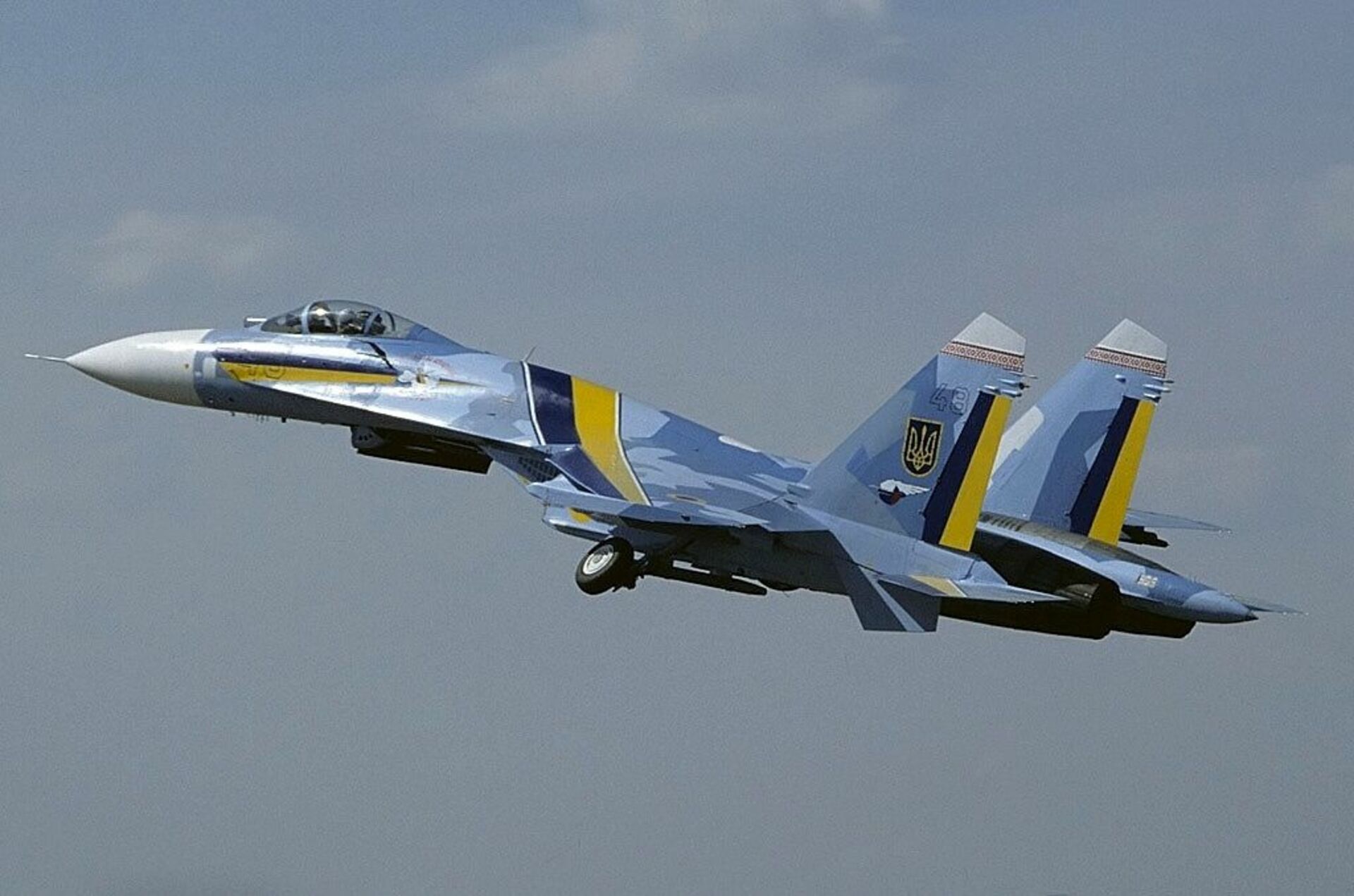 Ввс украины. Су-27 ВВС Украины. Украинский истребитель Су-27. Су-27 ВСУ. Су27 самолет Украина.