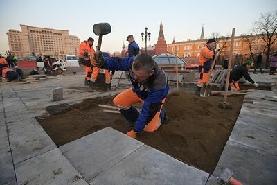 Яков Миркин: Россия прирастает тротуарной плиткой