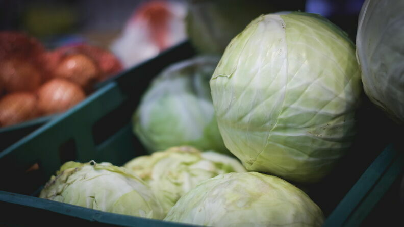 Торговые сети заявили о подорожании овощей и дефиците капусты