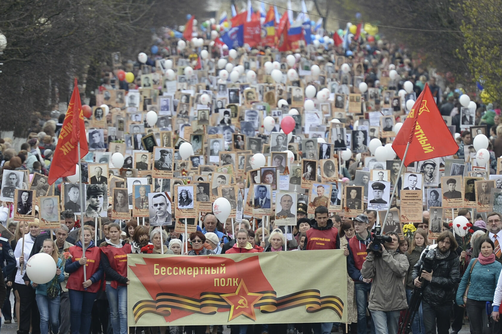 Почти два миллиона россиян примут участие в шествии «Бессмертного полка» онлайн