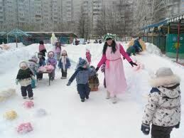 В московском детском саду во время прогулки замерзла и умерла девочка