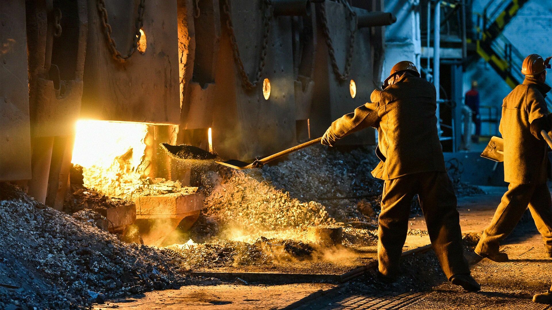 Денис Мантуров предложил снизить налоги в черной металлургии
